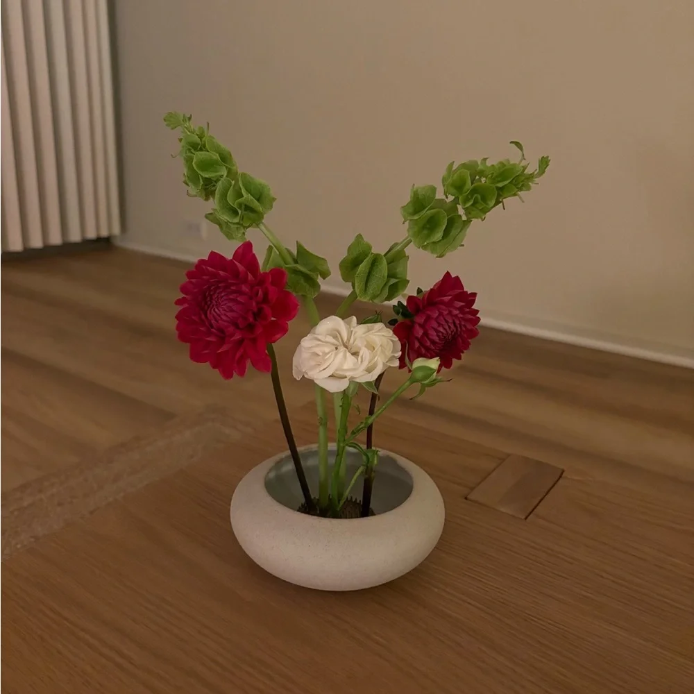 Ceramic Off-White Ikebana Vase